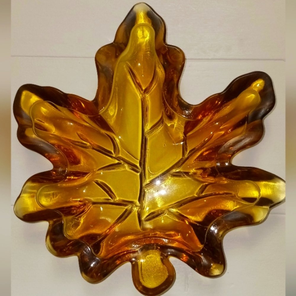Cristal ashtray, or decorative plate